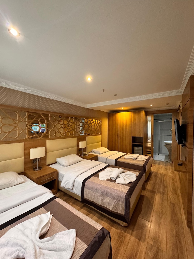 Standard Triple Room photo 2