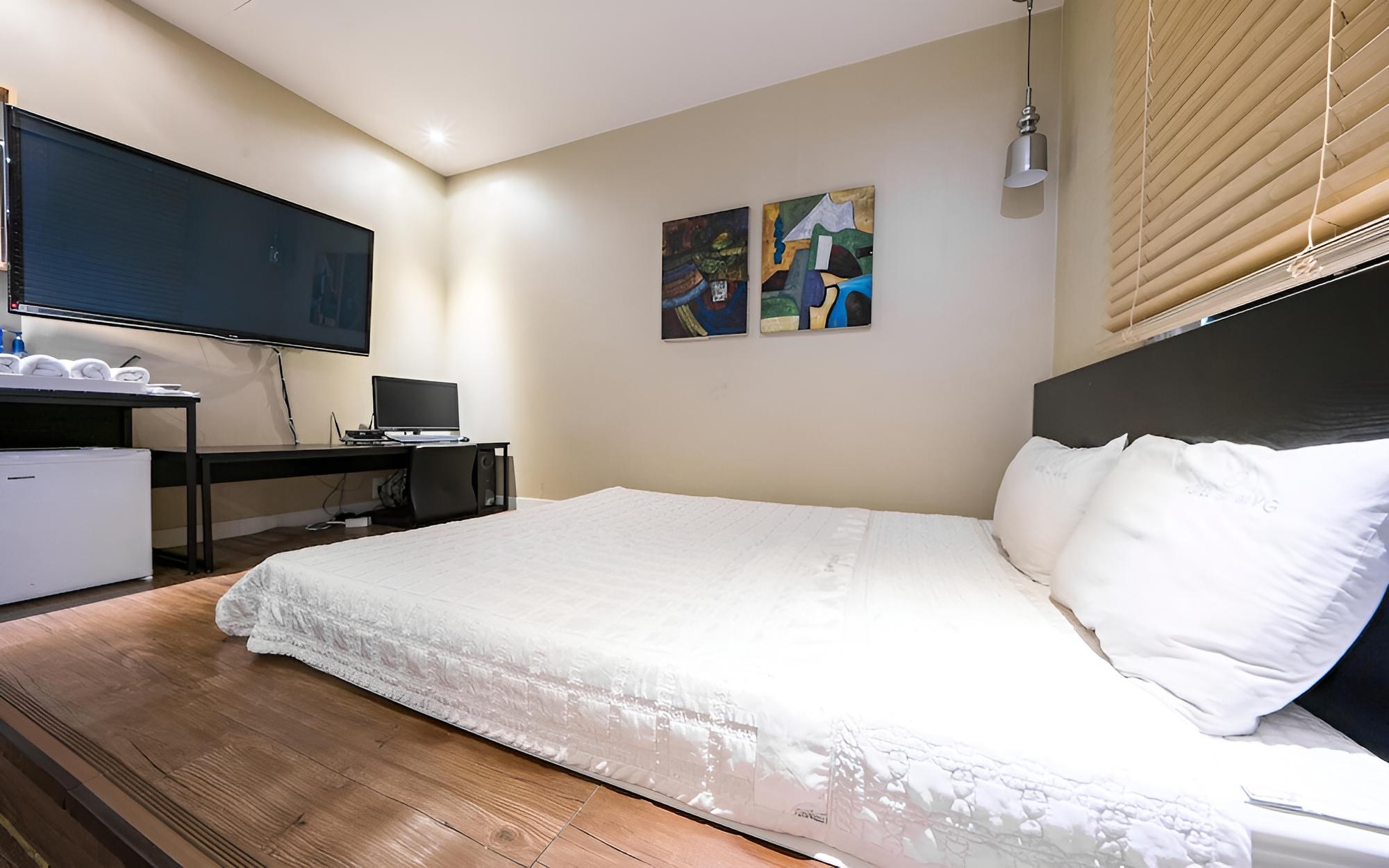 Room (Standard (breakfast provided (toast/c) - Photo 15