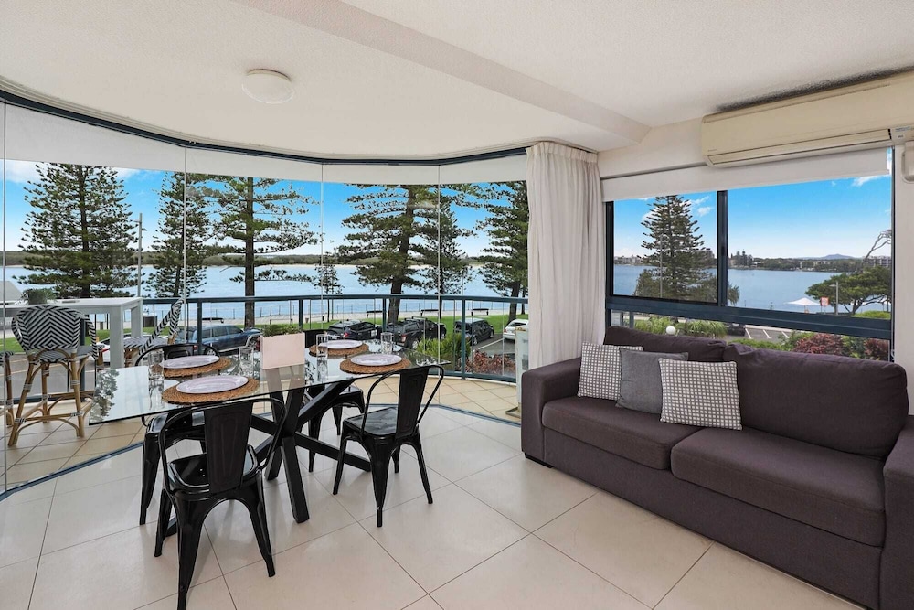 Level 2 Two Bedroom Apartment, Ocean View