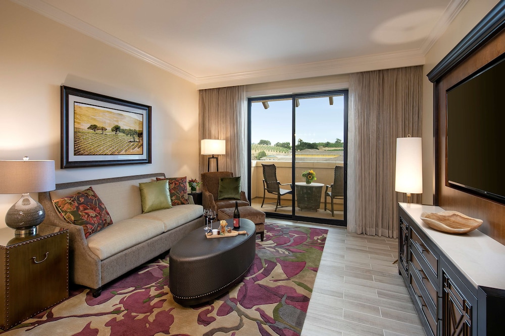 Signature Two-Bedroom Suite - King/QQ photo 1
