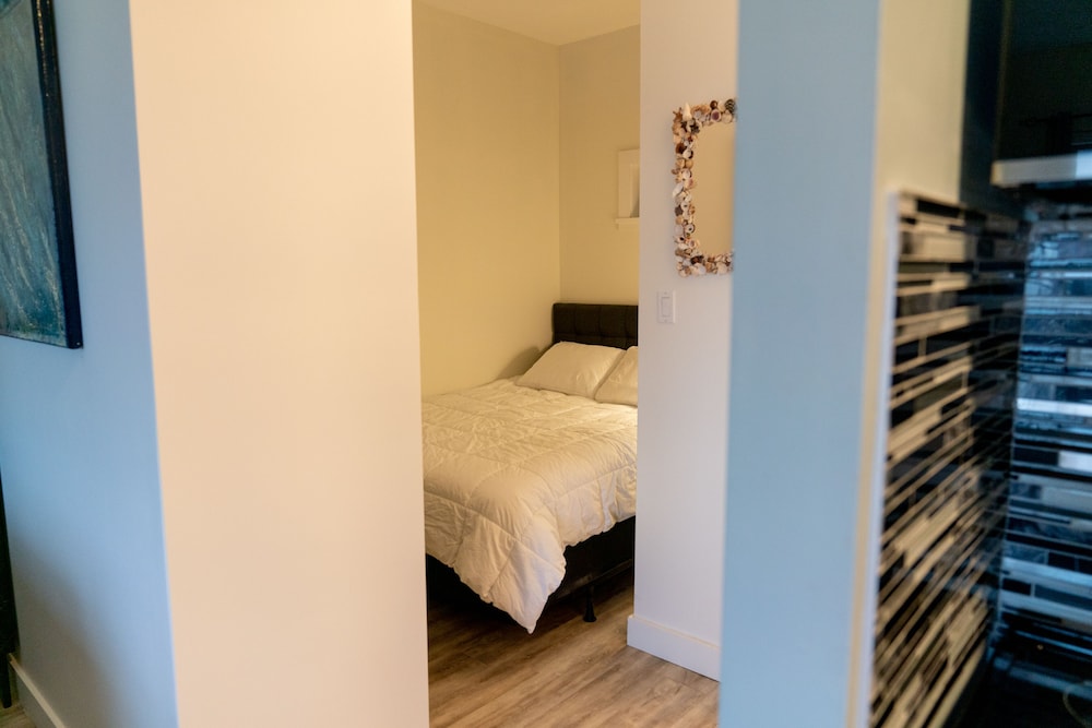 Exclusive Condo, 1 Queen Bed with Sofa bed, Non Smoking, Ocean View photo 1