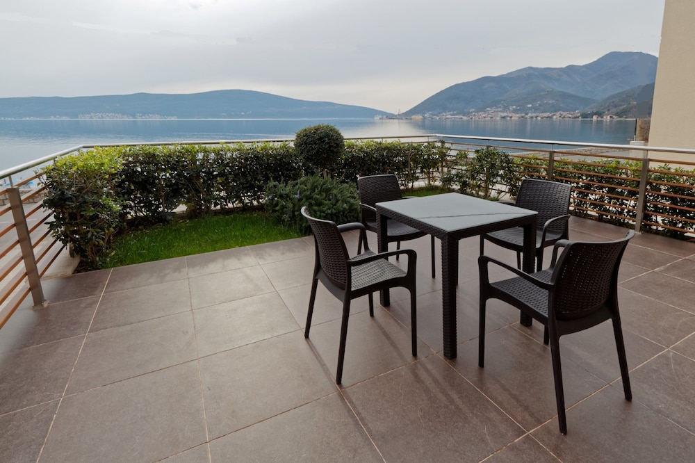 Apartment, 2 Bedrooms, Balcony photo 3