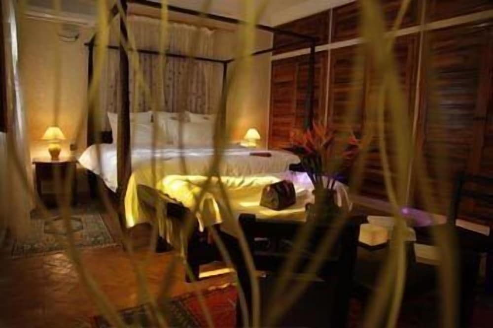 Honeymoon Room photo 1