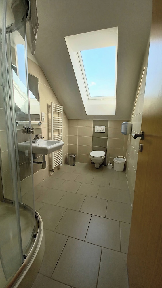Basic Room photo 2