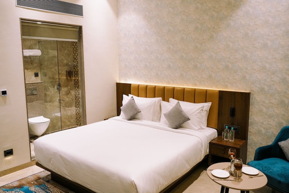 Deluxe Room, Multiple Bedrooms, City View photo 3