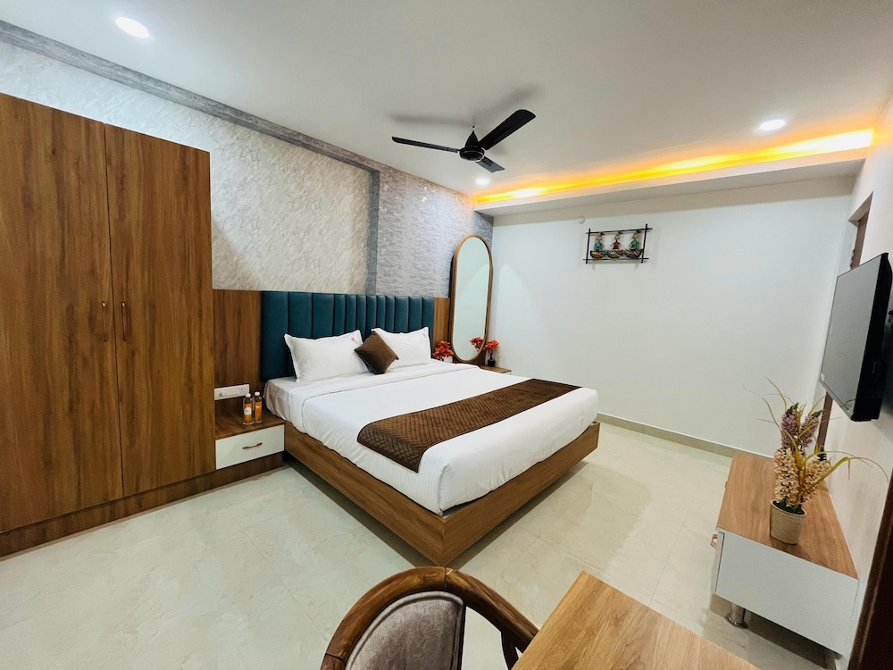 Deluxe Room - Photo 1