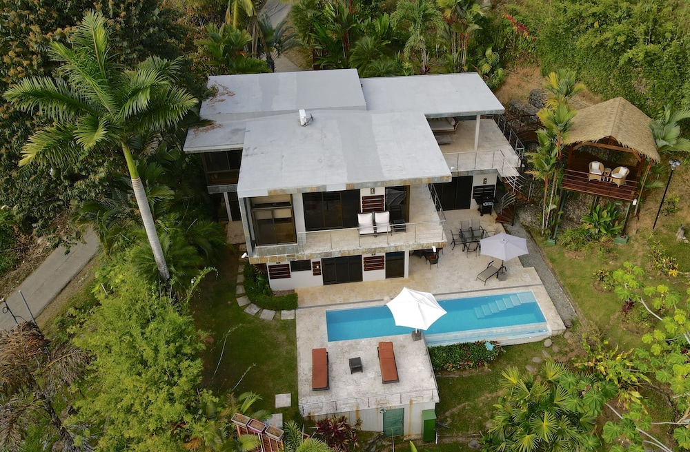 Deluxe House, 3 Bedrooms, Private Pool, CASA TRES NIÑAS