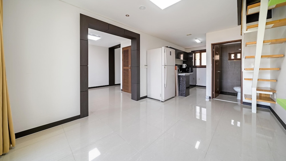 Basic Room, 1 Bedroom (Room 507) - Photo 6