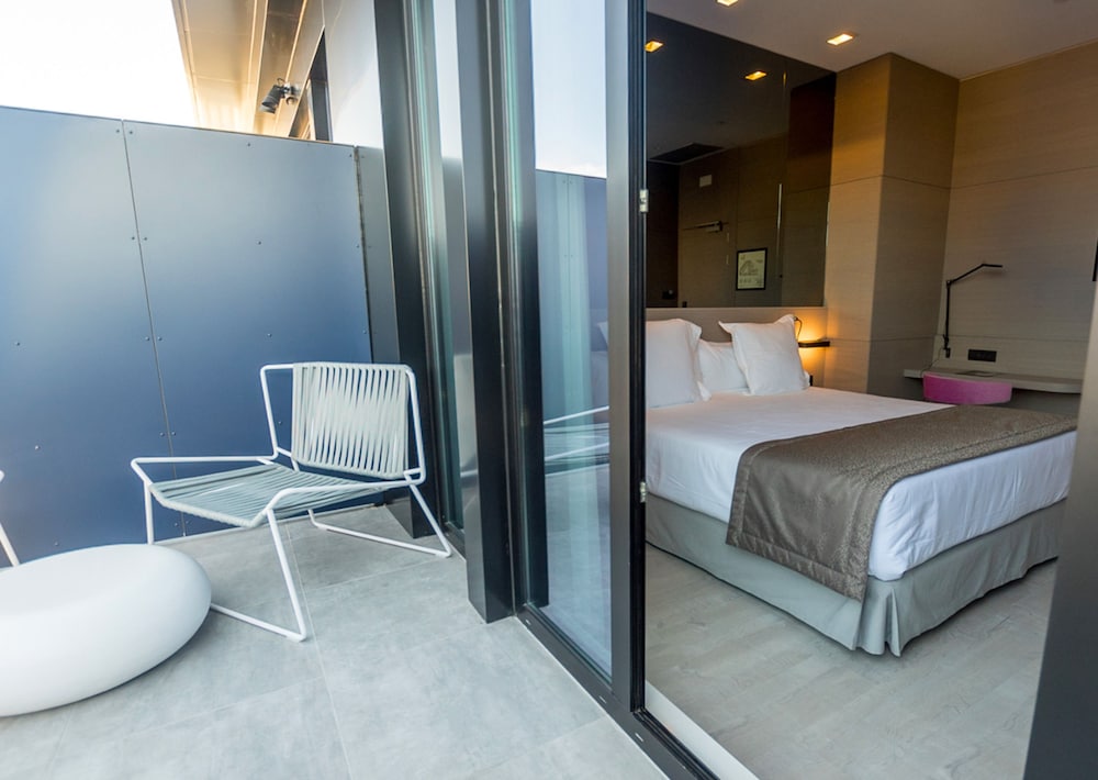 Single Room, Terrace