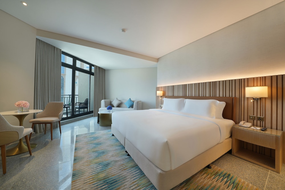 Room, 1 King Bed, Balcony (Guest) photo 2