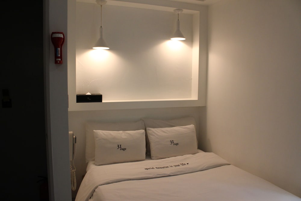 Standard Double Room, Bathtub
