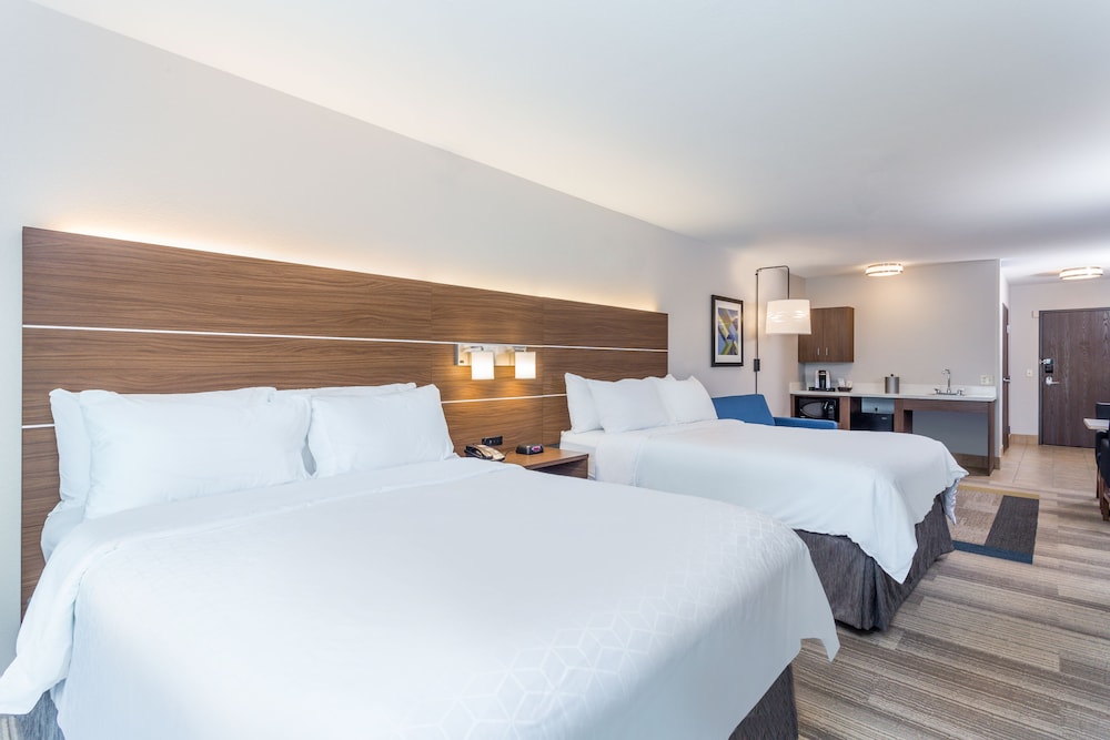Suite, 2 Queen Beds (Wet Bar) - Photo 2