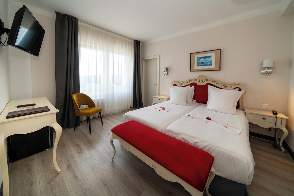 Standard Room - Photo 1