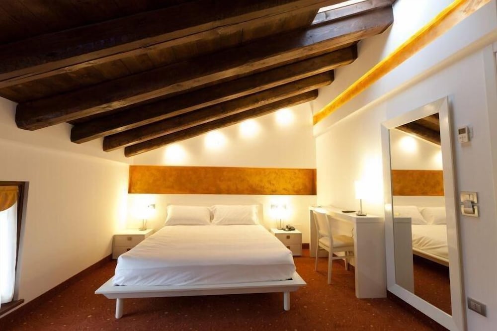 Standard Double Room, 1 Double Bed photo 2
