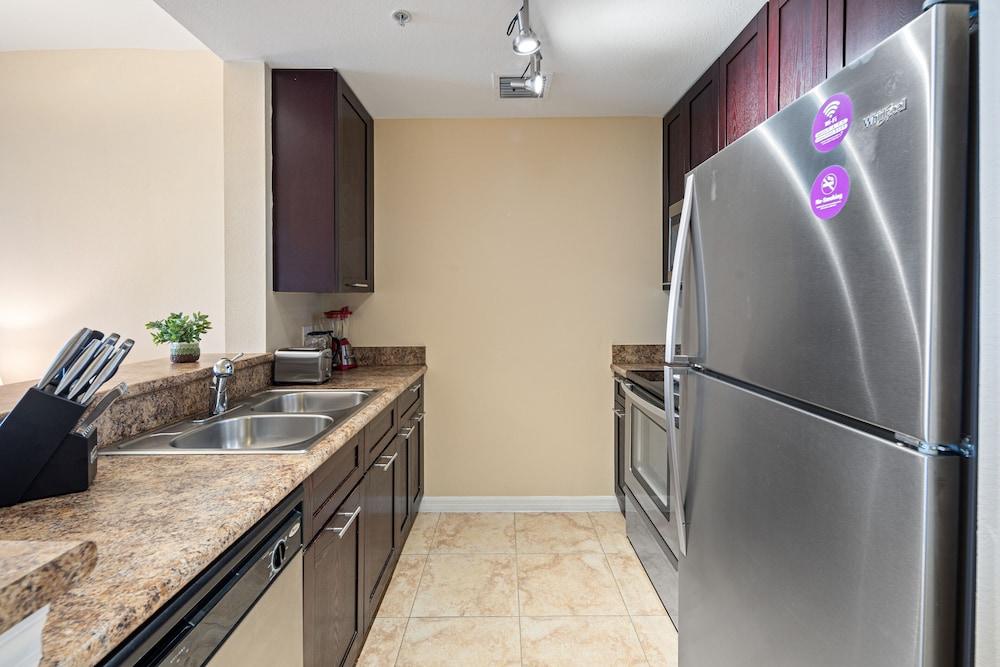 Premium Apartment, 1 Bedroom, Pool Access, City View photo 3