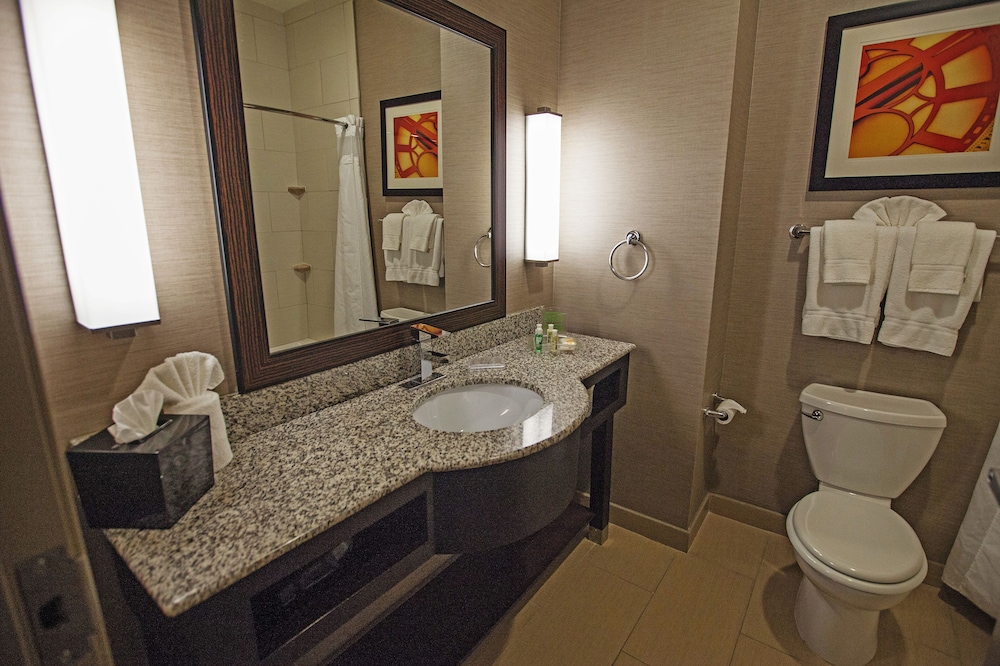 Standard Room, 2 Queen Beds, Accessible Bathtub (Communications) - Photo 6