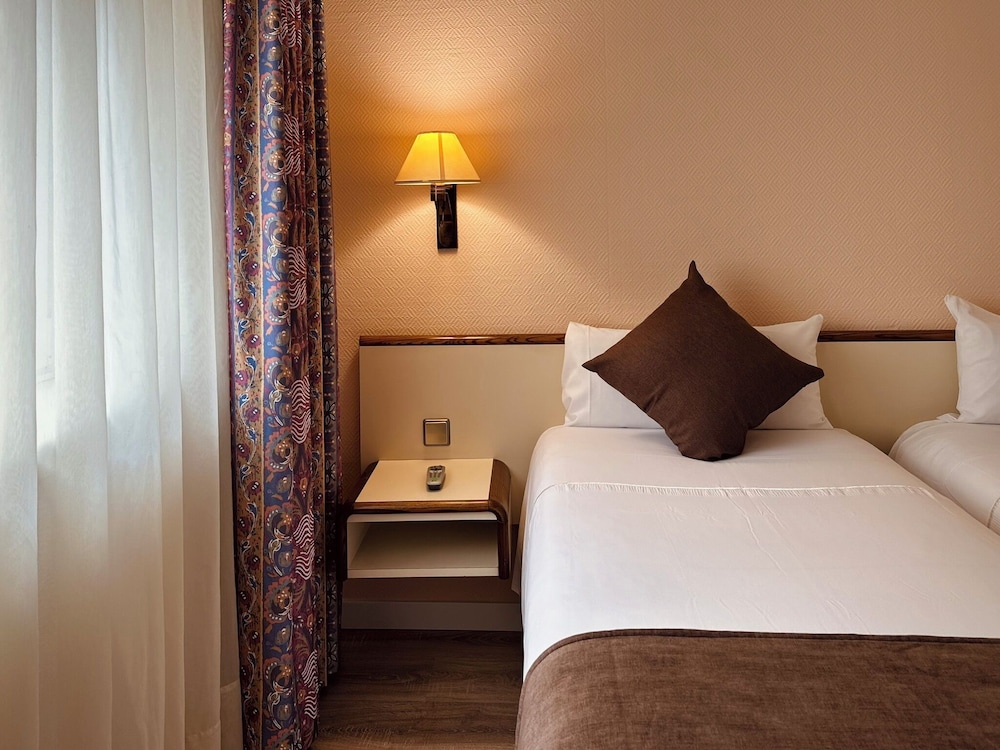 Standard Double Room Single Use photo 2