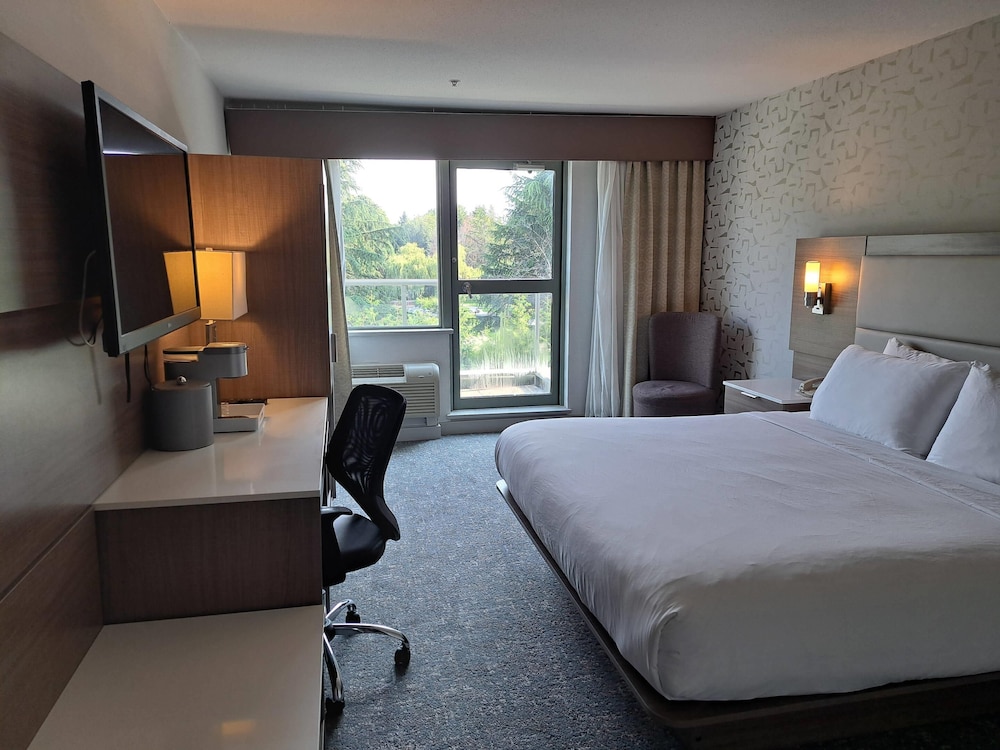 Room, 1 King Bed, Non Smoking, Balcony - Photo 1