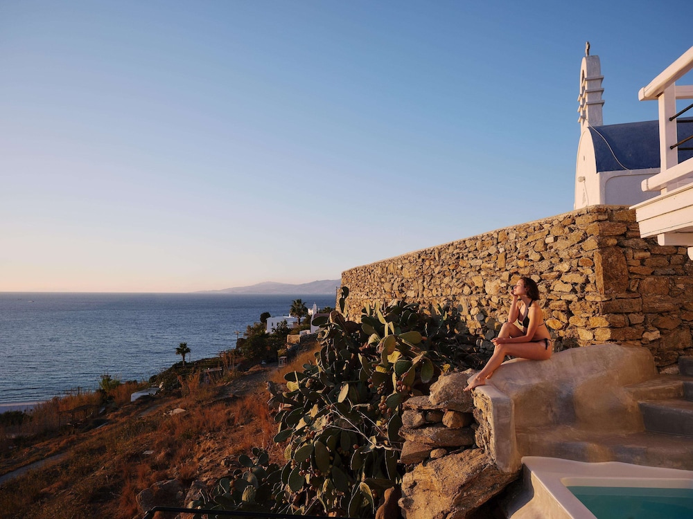 Bohemian Sunset & Sea View Suite with Heated Plunge Pool