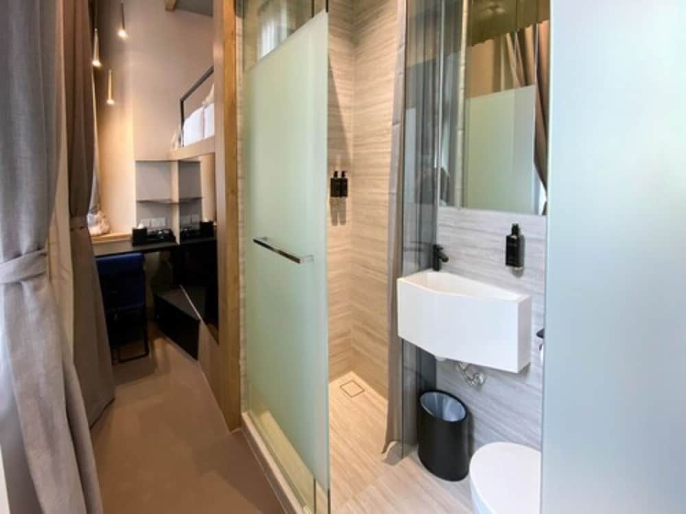 Cabin S, Window, Private Bathroom thumbnail 6