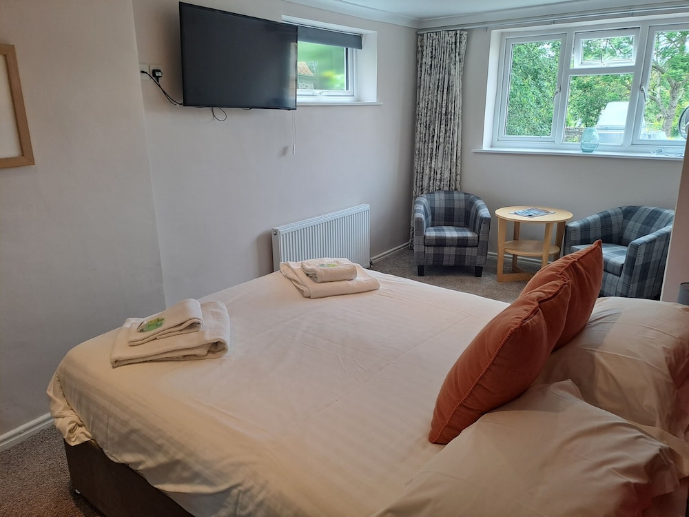 Standard Double Room, 1 Double Bed, Ensuite (Larger) photo 3