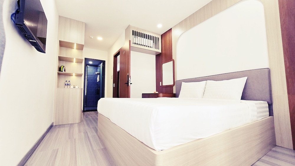 Luxury Double Room, Balcony, City View