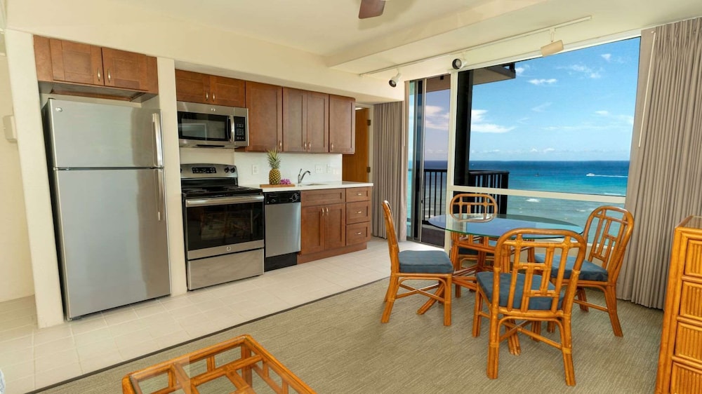 Standard Suite, 1 Bedroom, 2 Bathrooms photo 3