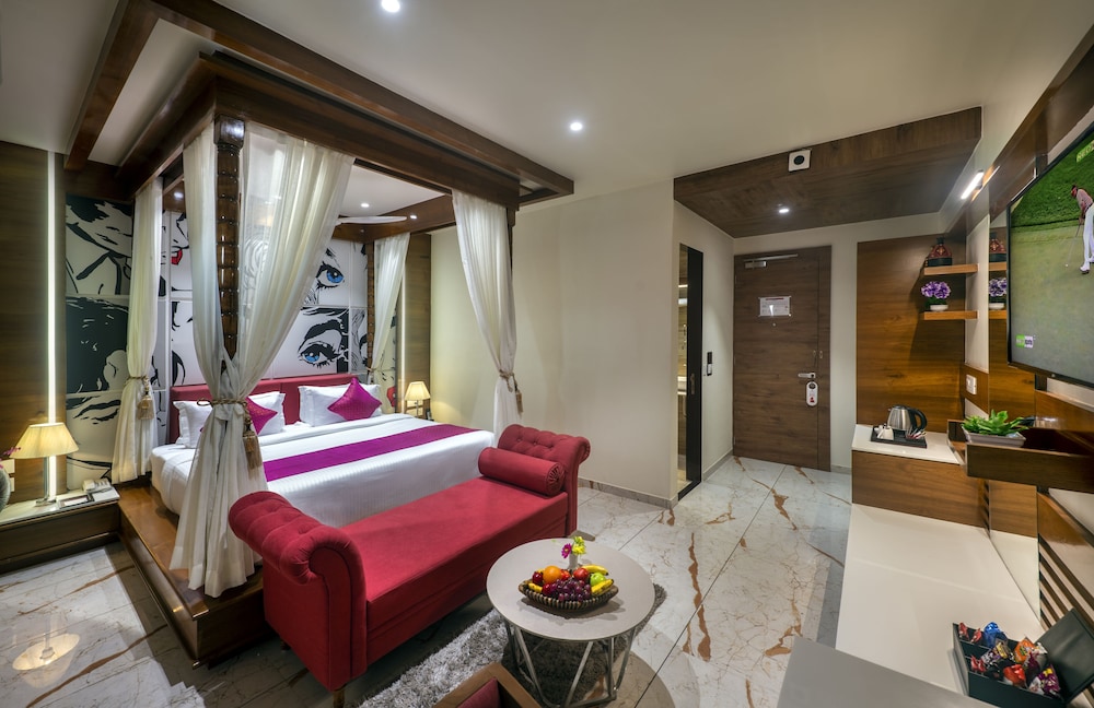 Suite - Photo 4