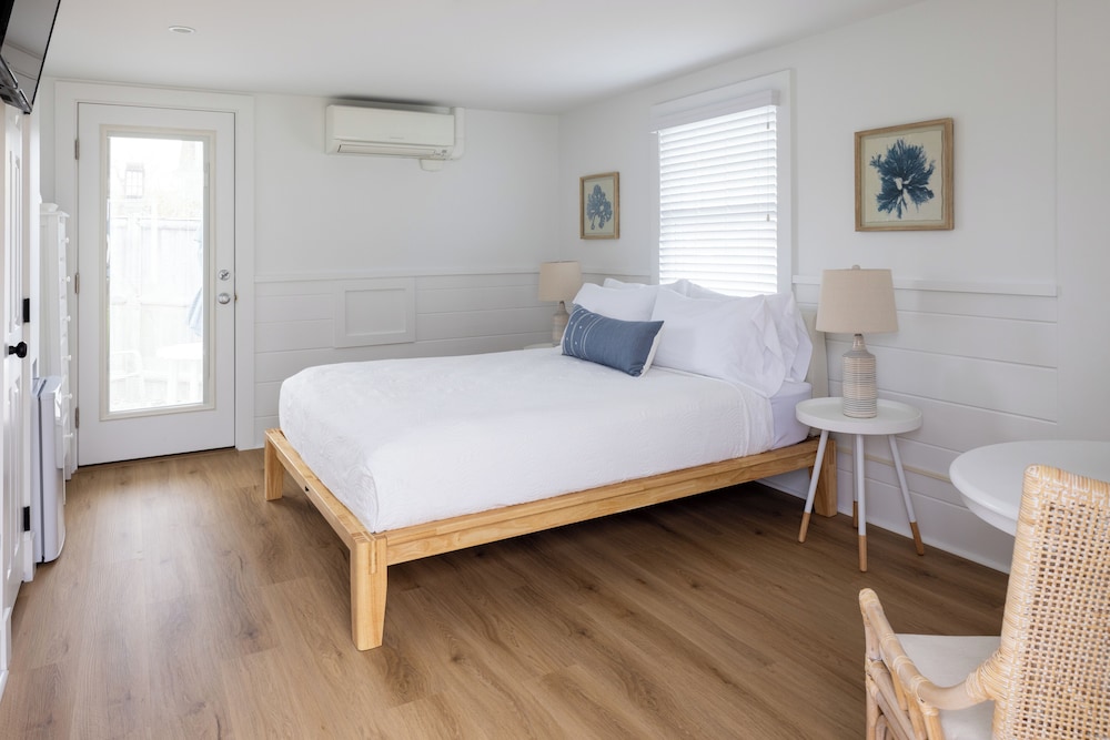 Double Room, 1 Queen Bed, Courtyard View, Ground Floor