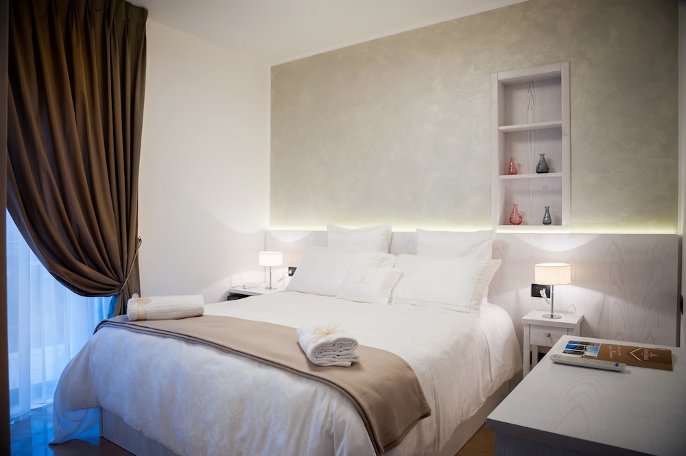 Standard Double or Twin Room photo 2