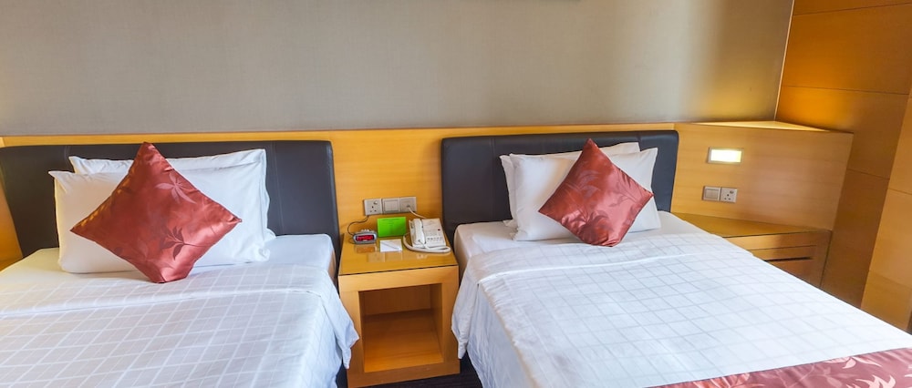 Deluxe Room, 2 Twin Beds, City View