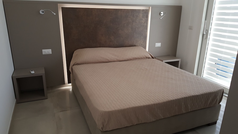 Economy Apartment, 2 Bedrooms, Non Smoking, Garden View photo 1