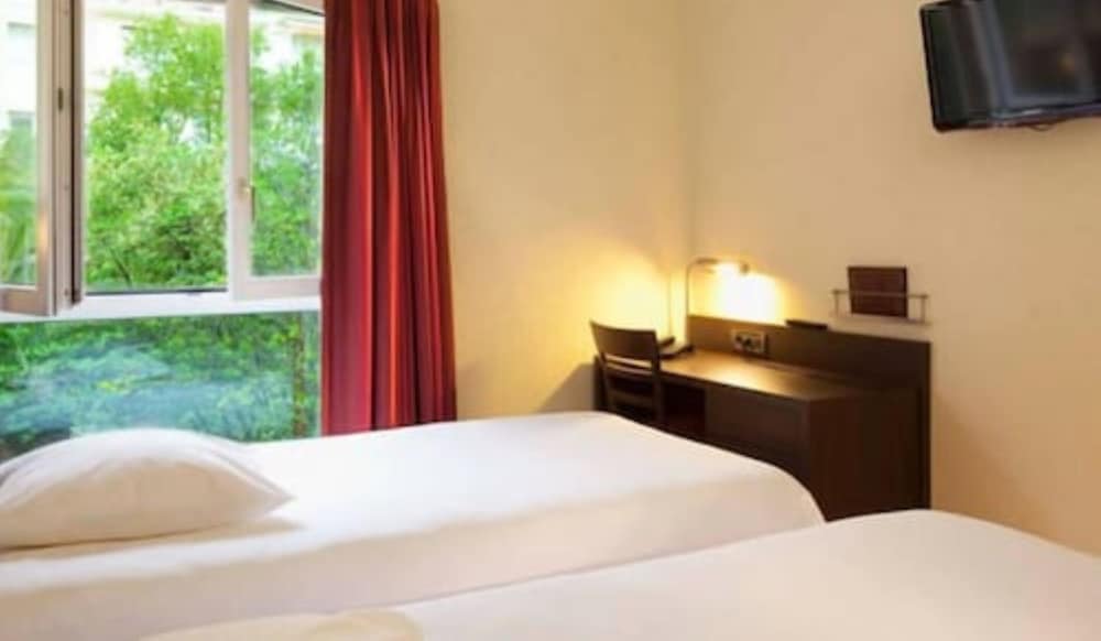 Standard Room, 2 Twin Beds - Photo 3