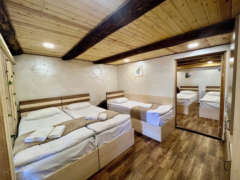 Economy Room