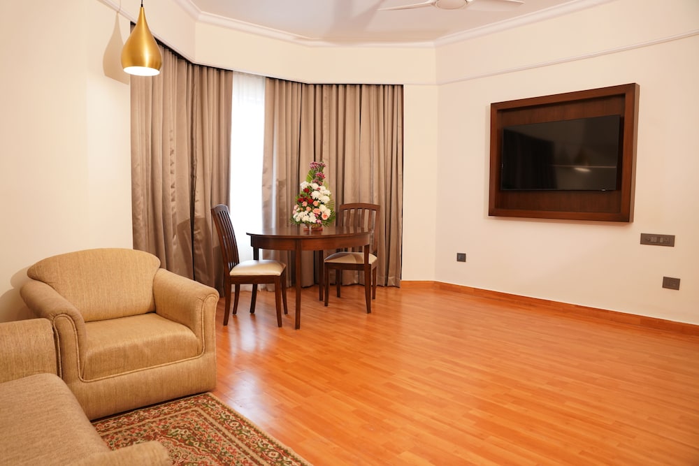 Katriya Superior Suite - Photo 7