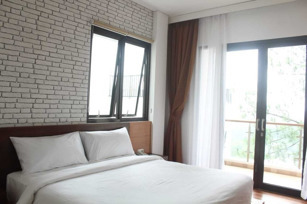 Deluxe Room - Photo 9