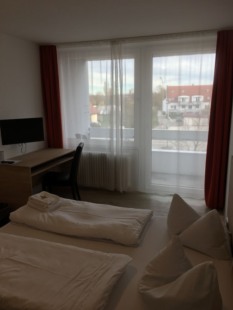 Basic Apartment, 2 Bedrooms photo 3