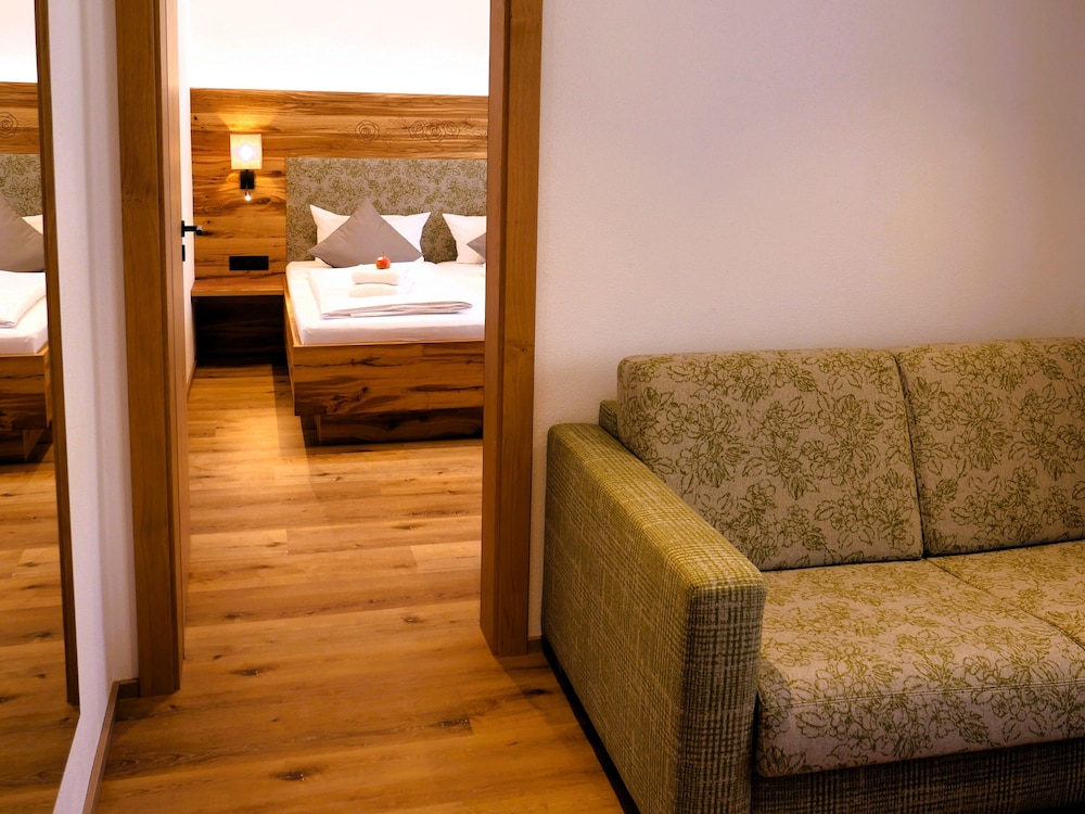 Comfort Suite photo 1