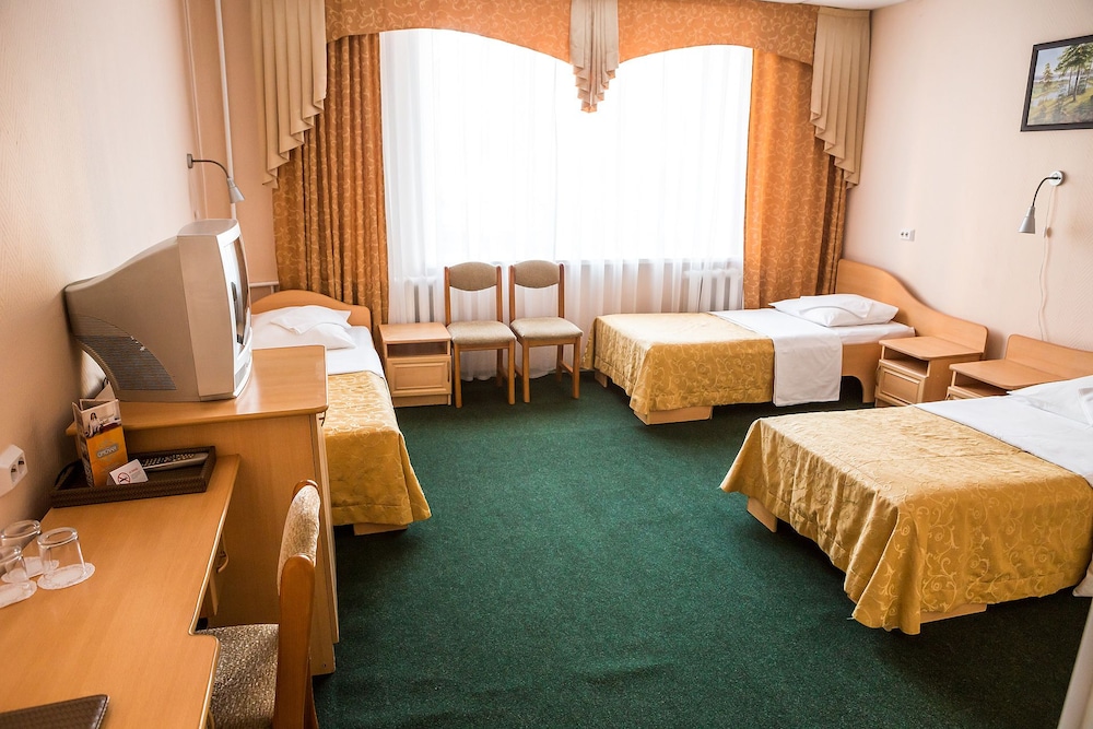 Economy Triple Room photo 1