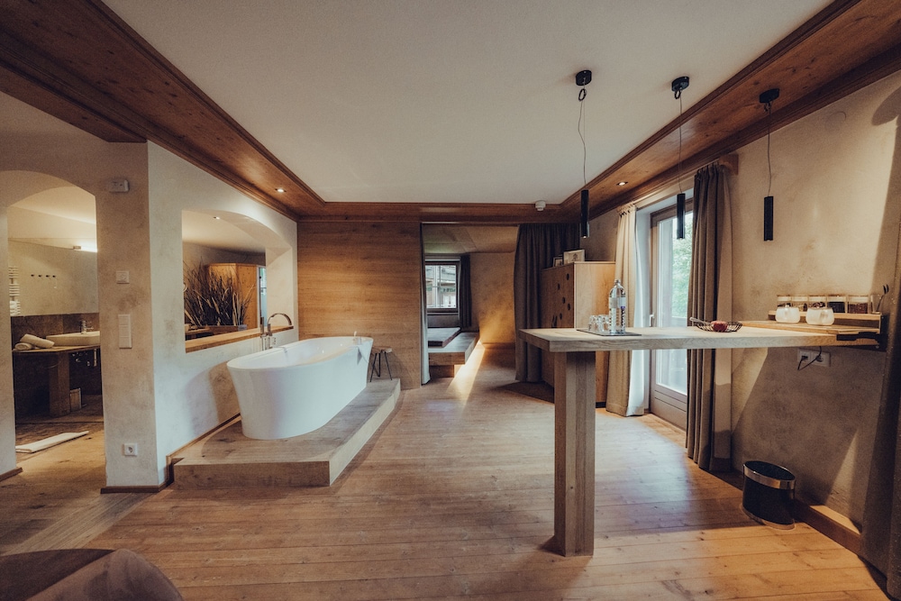 Alm Suite