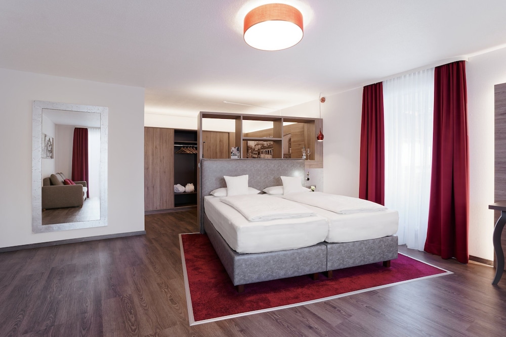 Junior Suite, Non Smoking - Photo 1