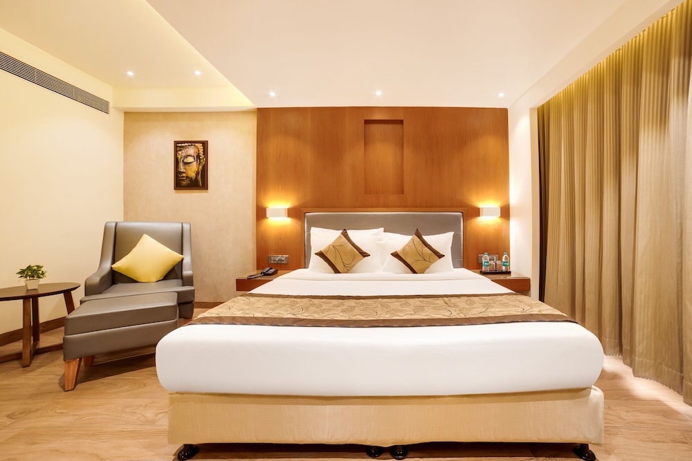 Hazel Suite - Photo 2