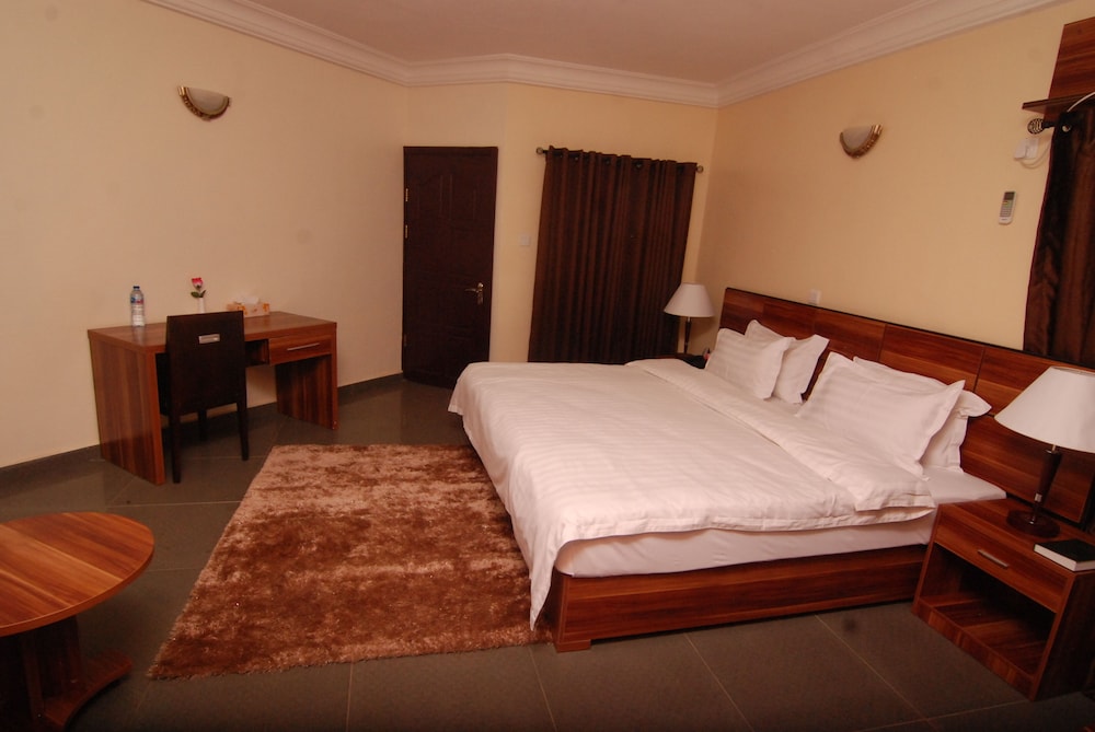 Suite - Photo 7
