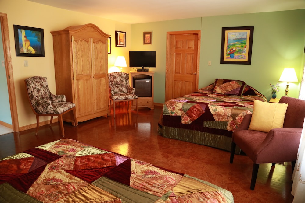 Family Quadruple Room, Ensuite photo 2