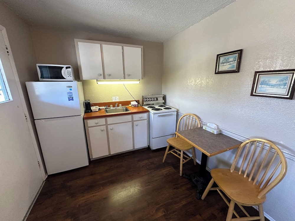 Standard Room, 2 Twin Beds, Kitchenette photo 2