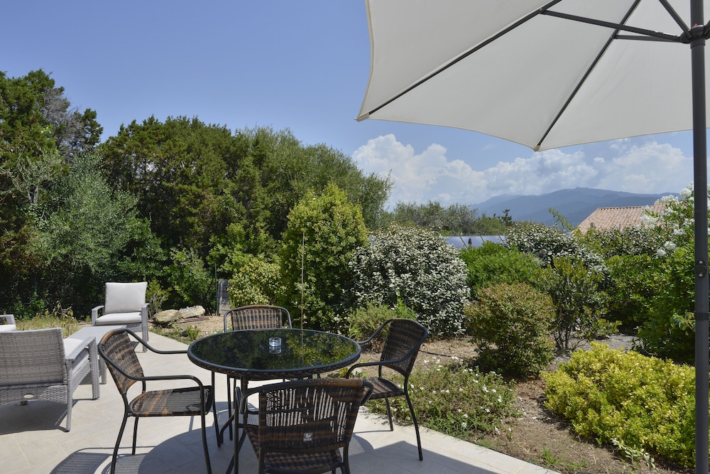 Suite Demeure 35 m² Terrasse & Entree Privees photo 3