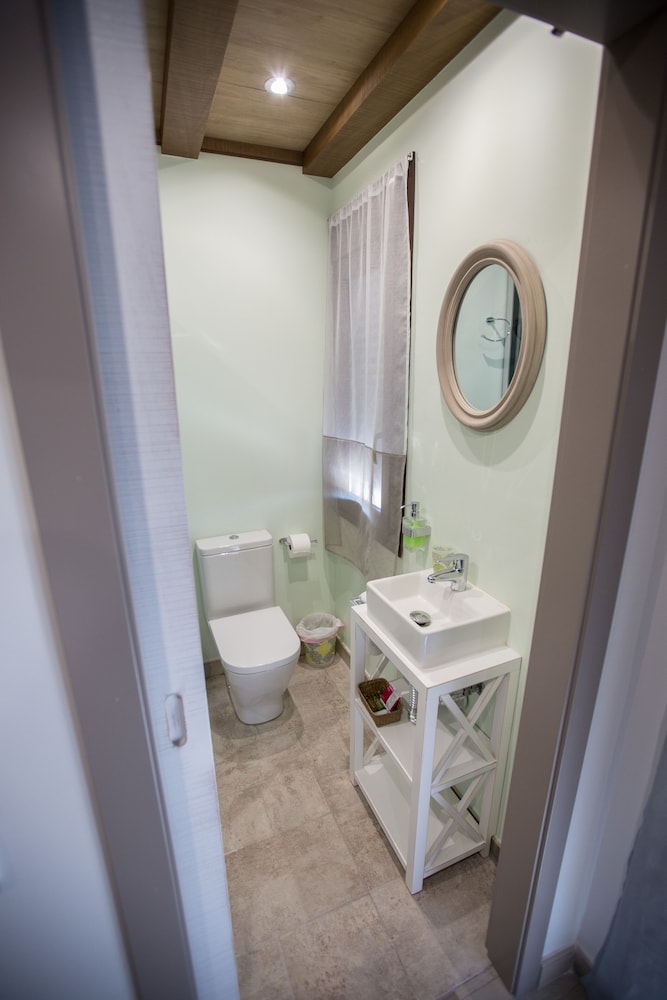 Exclusive House, 4 Bedrooms, Accessible, City View photo 2