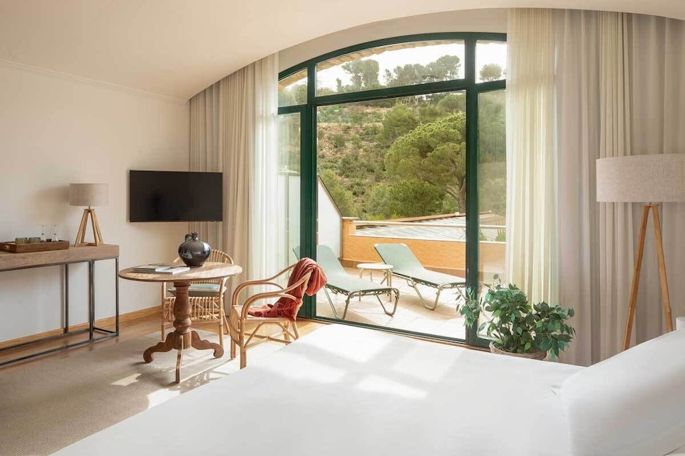 Junior Double Room, Garden View