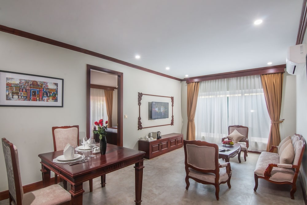 Family Suite With Private Living Room - Kitchenette photo 1