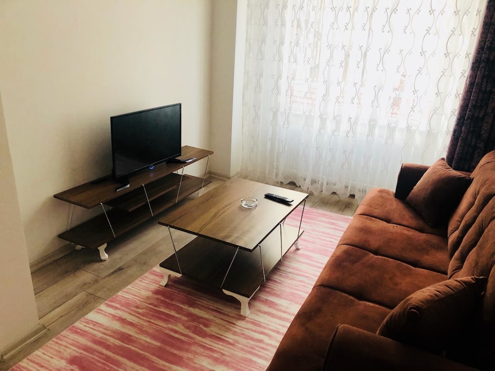 Apartment photo 2